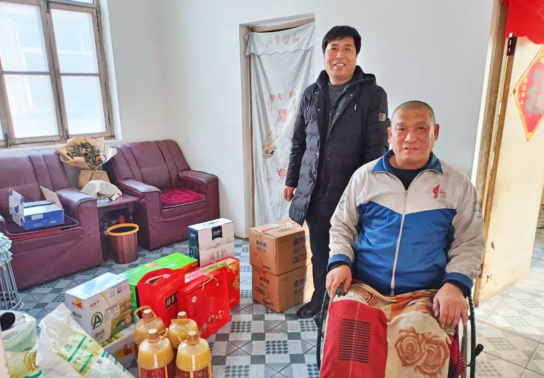 五年爱心扶贫,钱云始终如一,只为使困难家庭对新生活充满信心和期盼